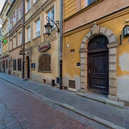 Stylish In The Old Town By Renters Warszawa