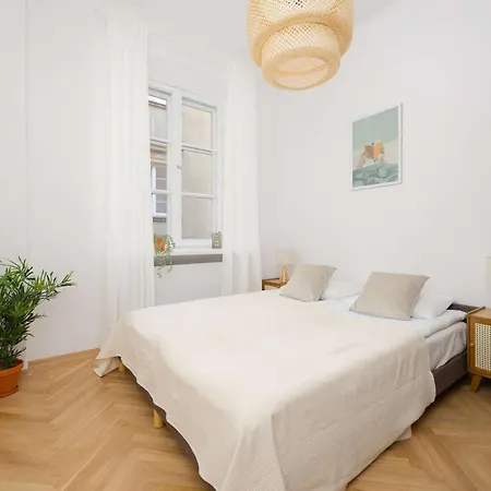 아파트 Stylish In The Old Town By Renters 바르샤바